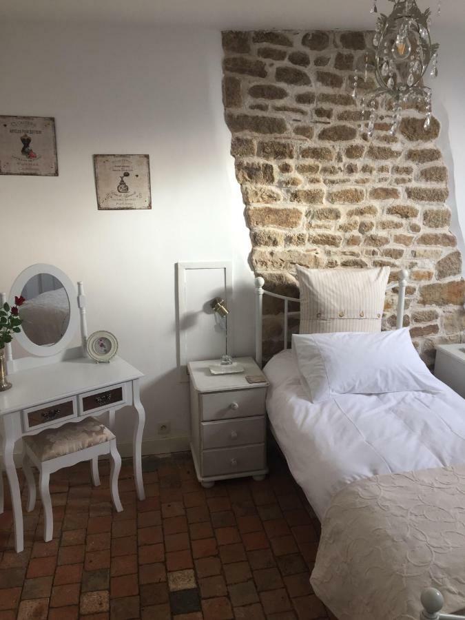 Bed and Breakfast No 3 Route De Lingramiere La Ferte-Mace Zewnętrze zdjęcie